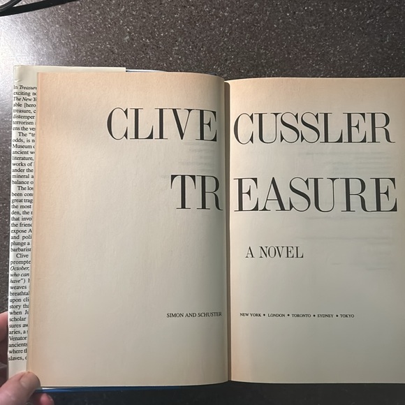 Treasure - A Dirk Pitt Novel by Clive Cussler Vtg 1988 - Picture 4 of 12